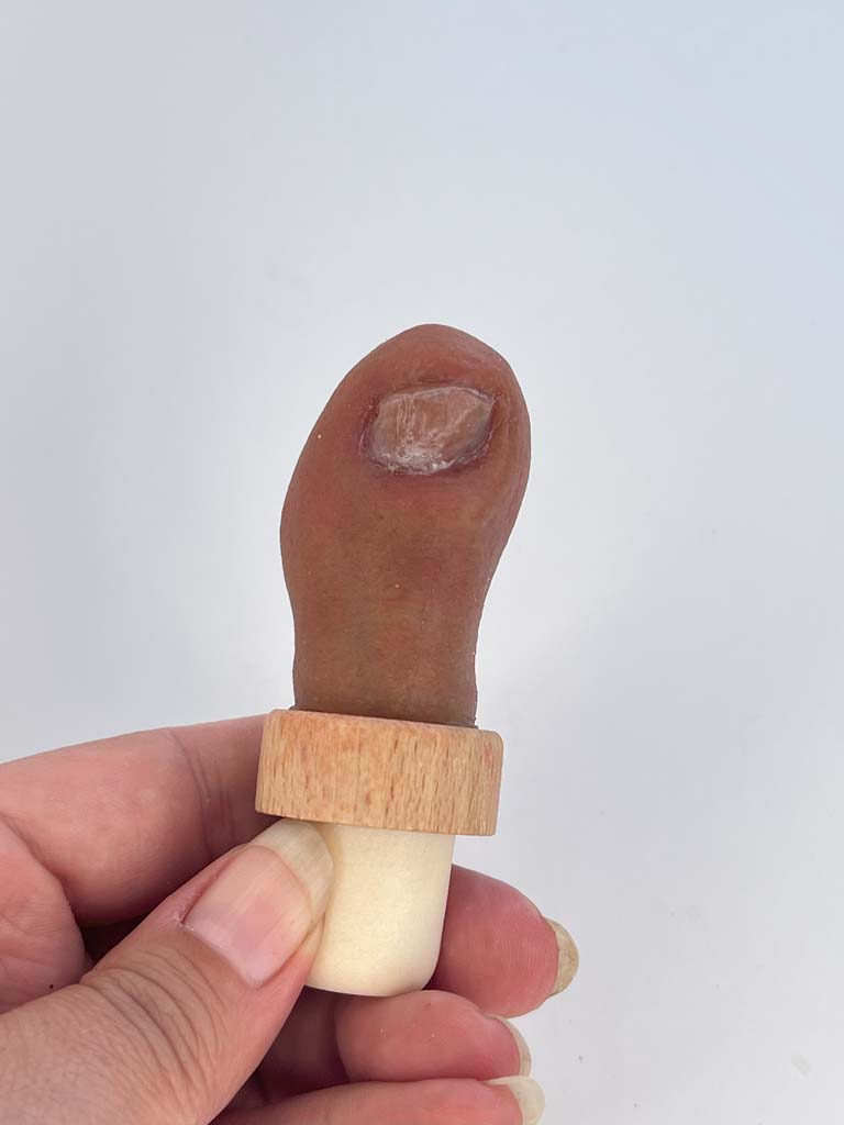 Janet-Human Toe Wine Stopper